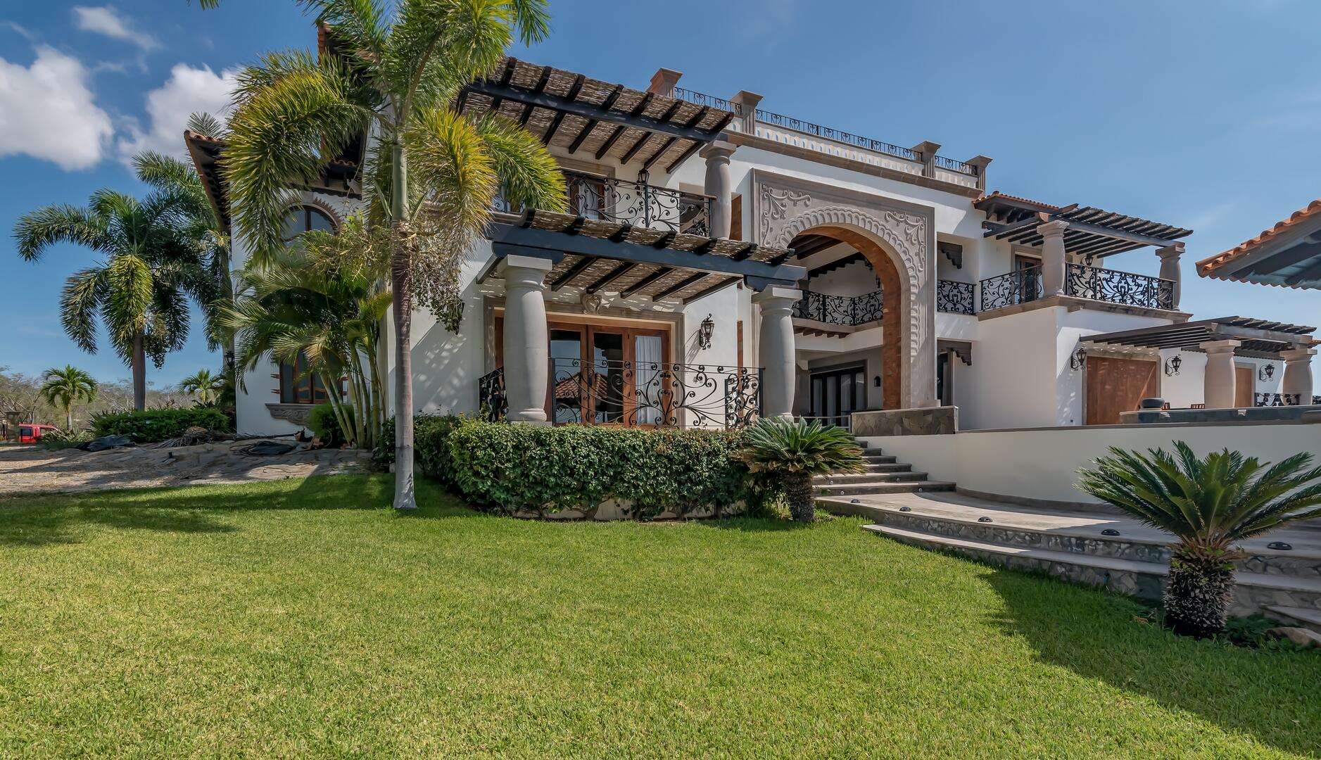 Cabo Golf Fundadores Set within the prestigious, double-gated Fundadores enclave of Puerto Los Cabos, Casa Las Glorias captures sweeping for sale