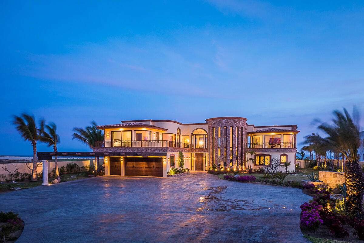 Cabo Golf Beach Estates Beach Estate #38 is located on the ocean edge of Diamante's exclusive golf community. Walk on the beach under a Pacific sunset or gather with friends and family around the pool deck for a dinner party and you will all be sure to fall asleep to the sound of waves. Wake up to a spa day, a morning work out, 18 holes or a simple coffee and a plan to do nothing at all. Diamante has everything you want. Come home to an inspired entrance and step into your ocean for sale