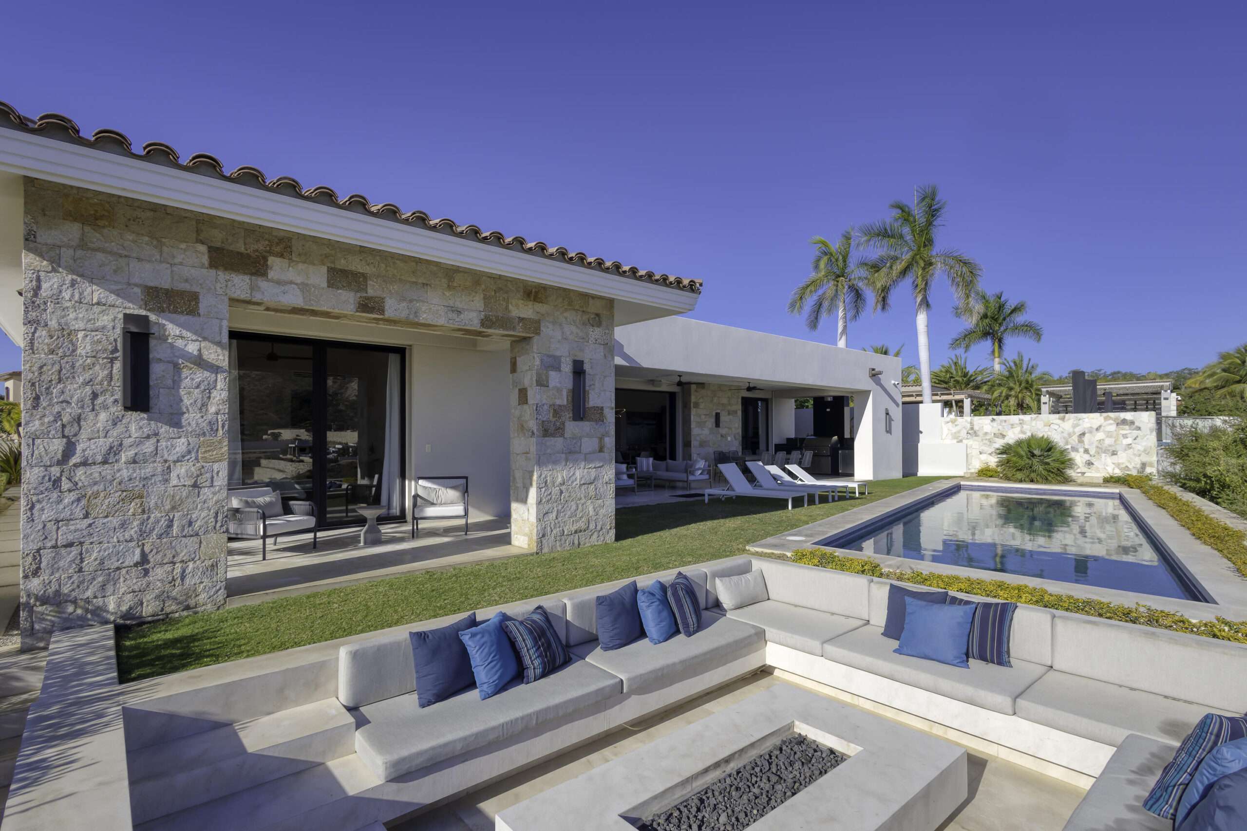 Cabo Golf Las Terrazas Discover elevated coastal living at Las Terrazas 14 in Diamante, Cabo San Lucas. This fully furnished and equipped home features 4 bedrooms, 4.5 baths, a spacious living and dining area, and a large gourmet kitchen perfect for hosting. Enjoy your private pool with wide-open for sale