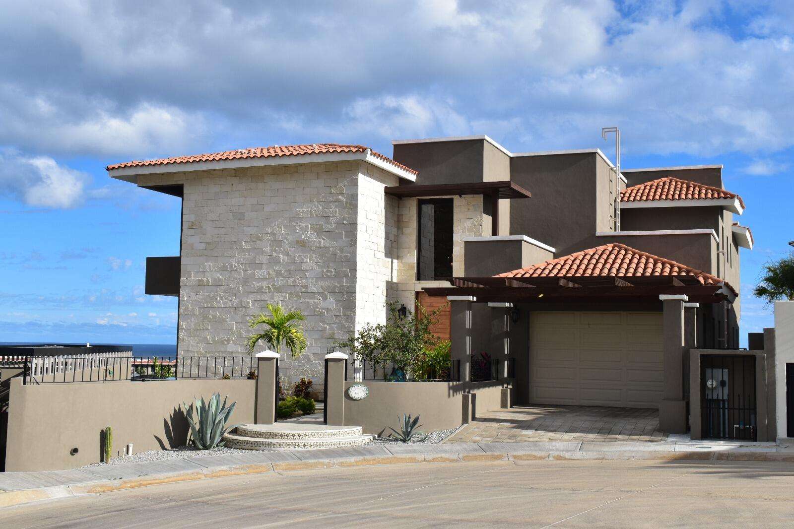 Cabo Golf El Altillo Casa Diamante is a must-see retreat with unforgettable for sale