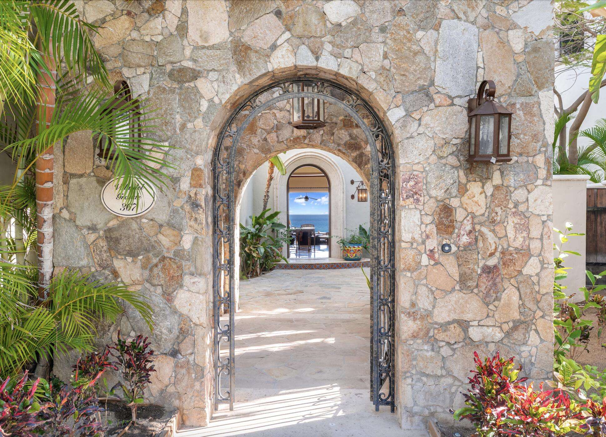 Cabo Golf El Altillo Casa Diamante is a must-see retreat with unforgettable for sale